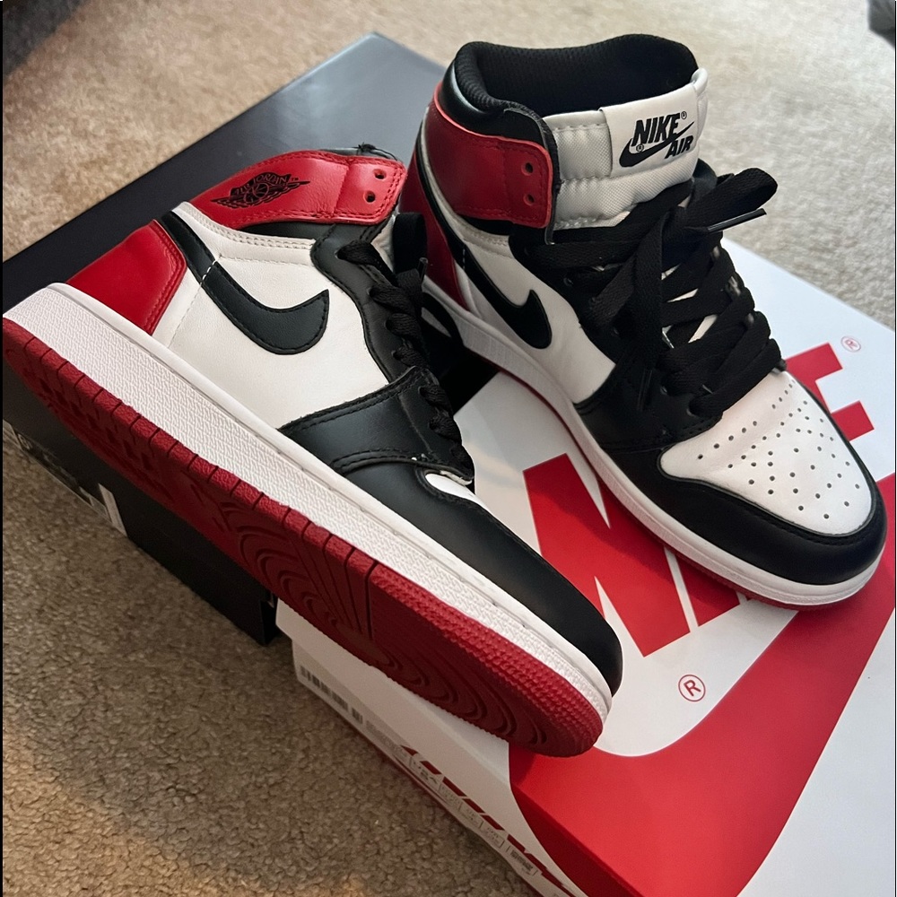 Jordan 1’s OG GS black toe